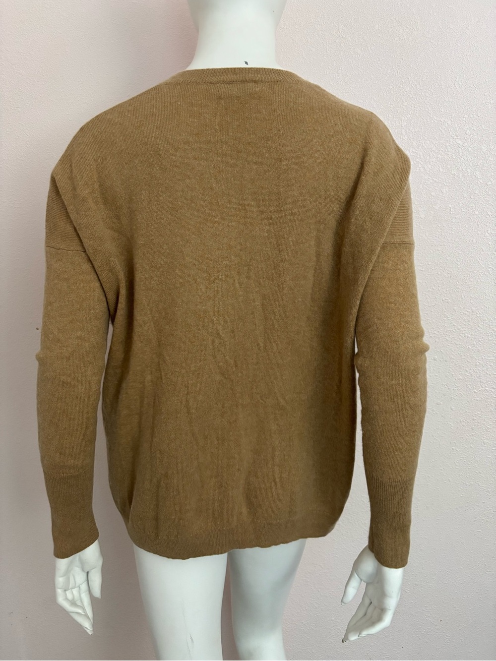 J.CREW 100% Cashmere V-Neck Sweater Tan Camel Brown Oversized Fits Medium - Picture 5 of 11